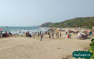 Чем манит туристов пляж Вагатор в Северном Гоа